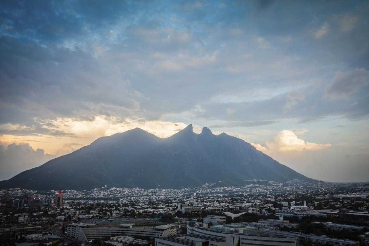 One Monterrey Tecnologico Hotell Exteriör bild