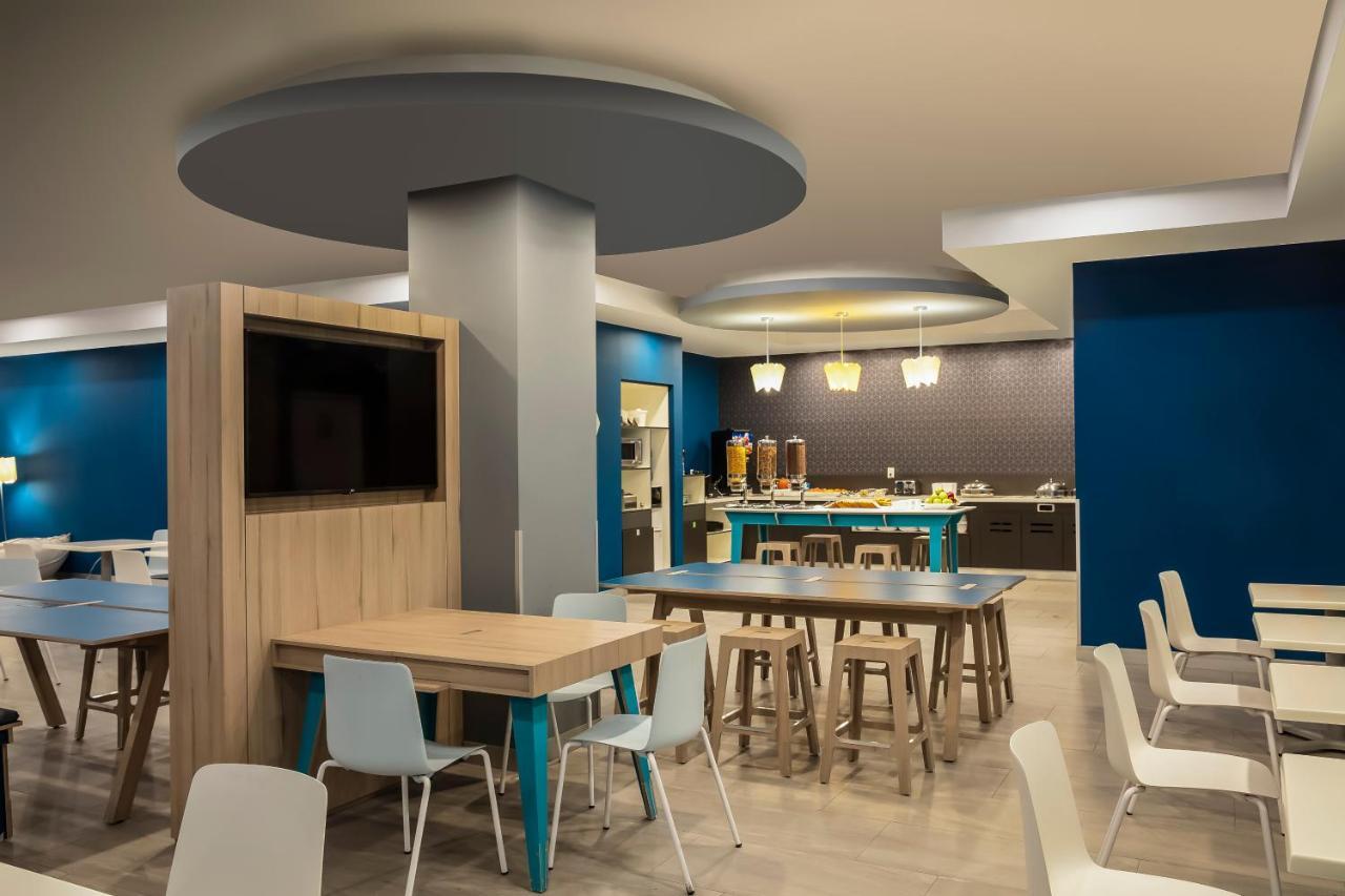 One Monterrey Tecnologico Hotell Exteriör bild