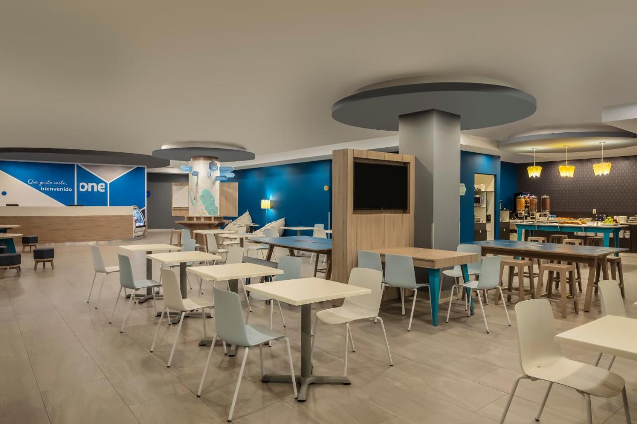 One Monterrey Tecnologico Hotell Exteriör bild
